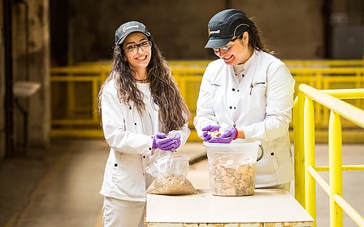 Two female Mondi workers